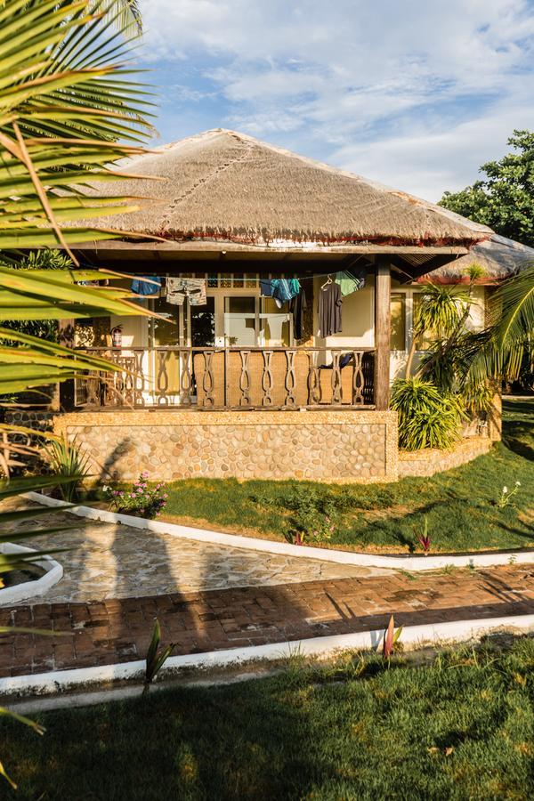 Thresher Cove Dive Resort Logon Exterior photo
