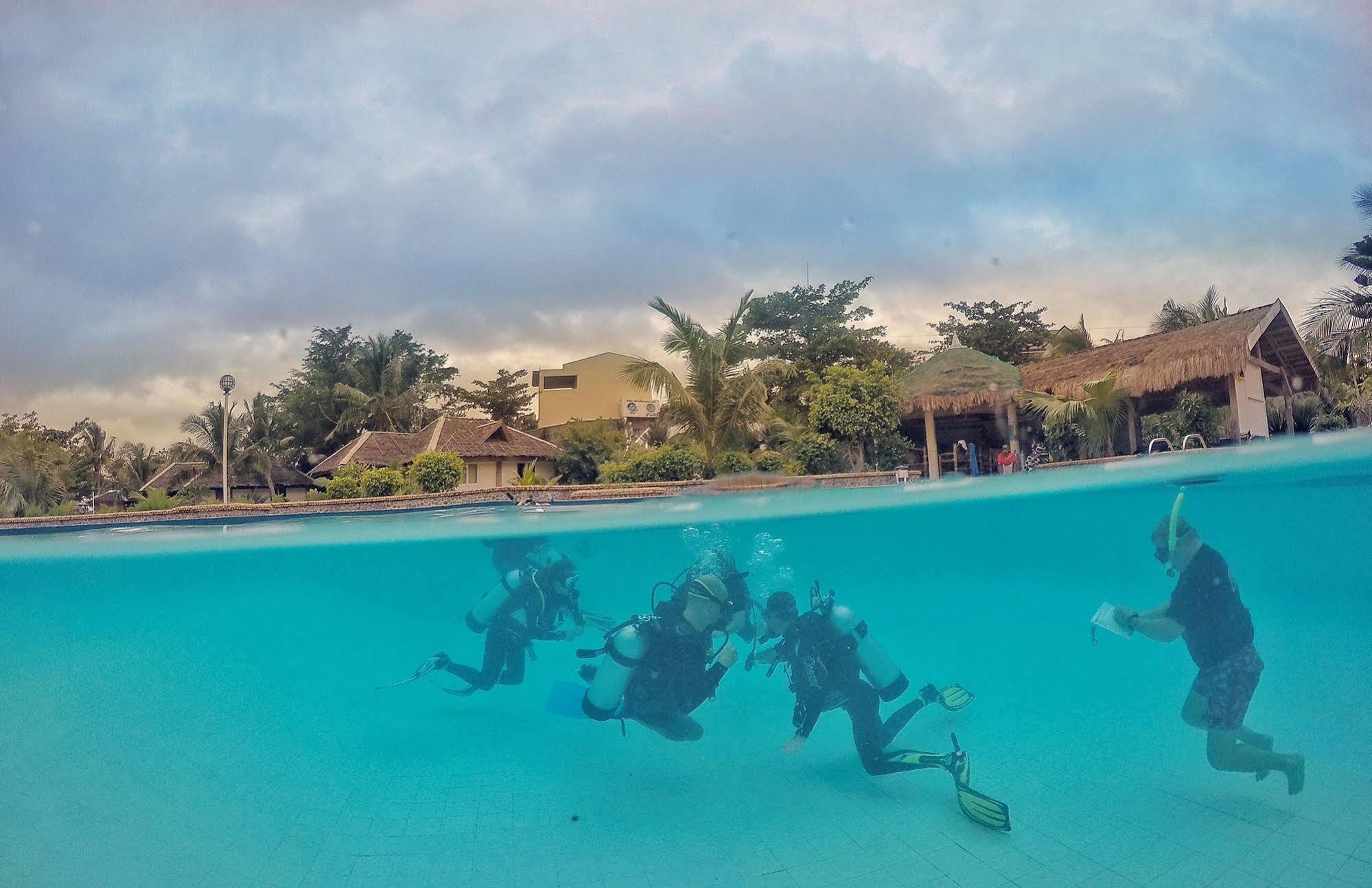 Thresher Cove Dive Resort Logon Exterior photo